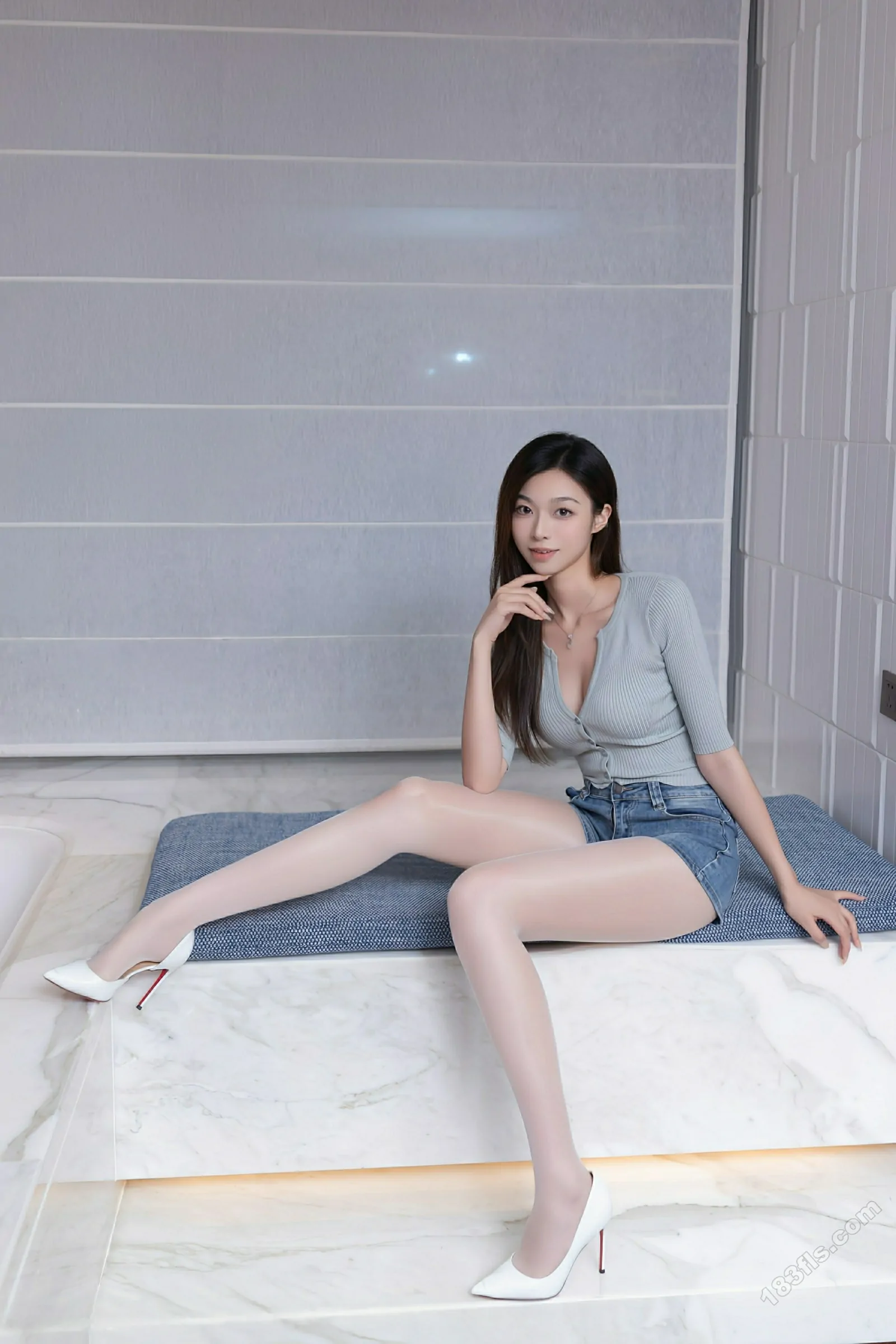 [XIUREN秀人网] 2025.10.17 No.10881 kiki柚柚-第4张图片-宅男套图吧