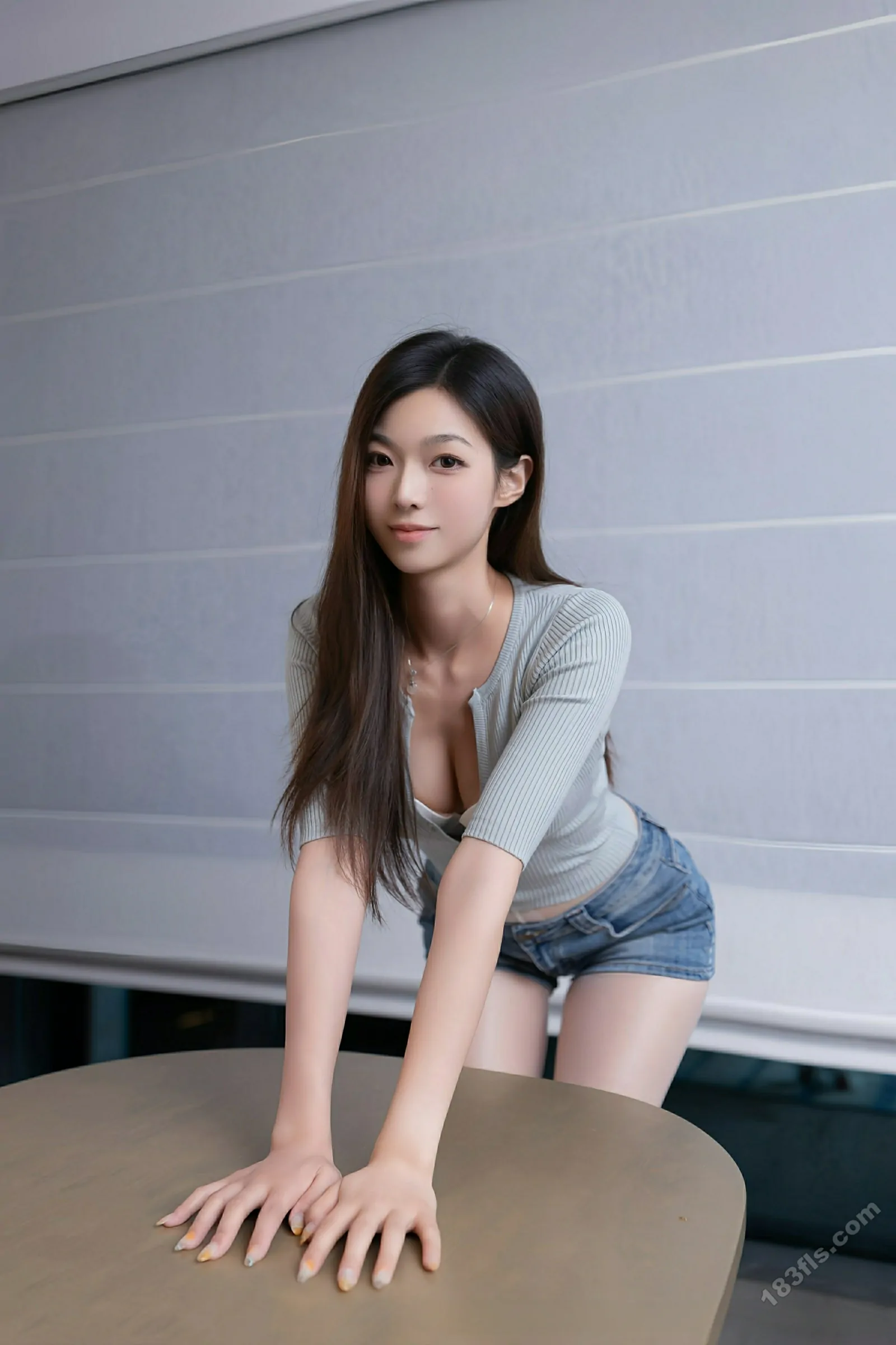 [XIUREN秀人网] 2025.10.17 No.10881 kiki柚柚-第5张图片-宅男套图吧