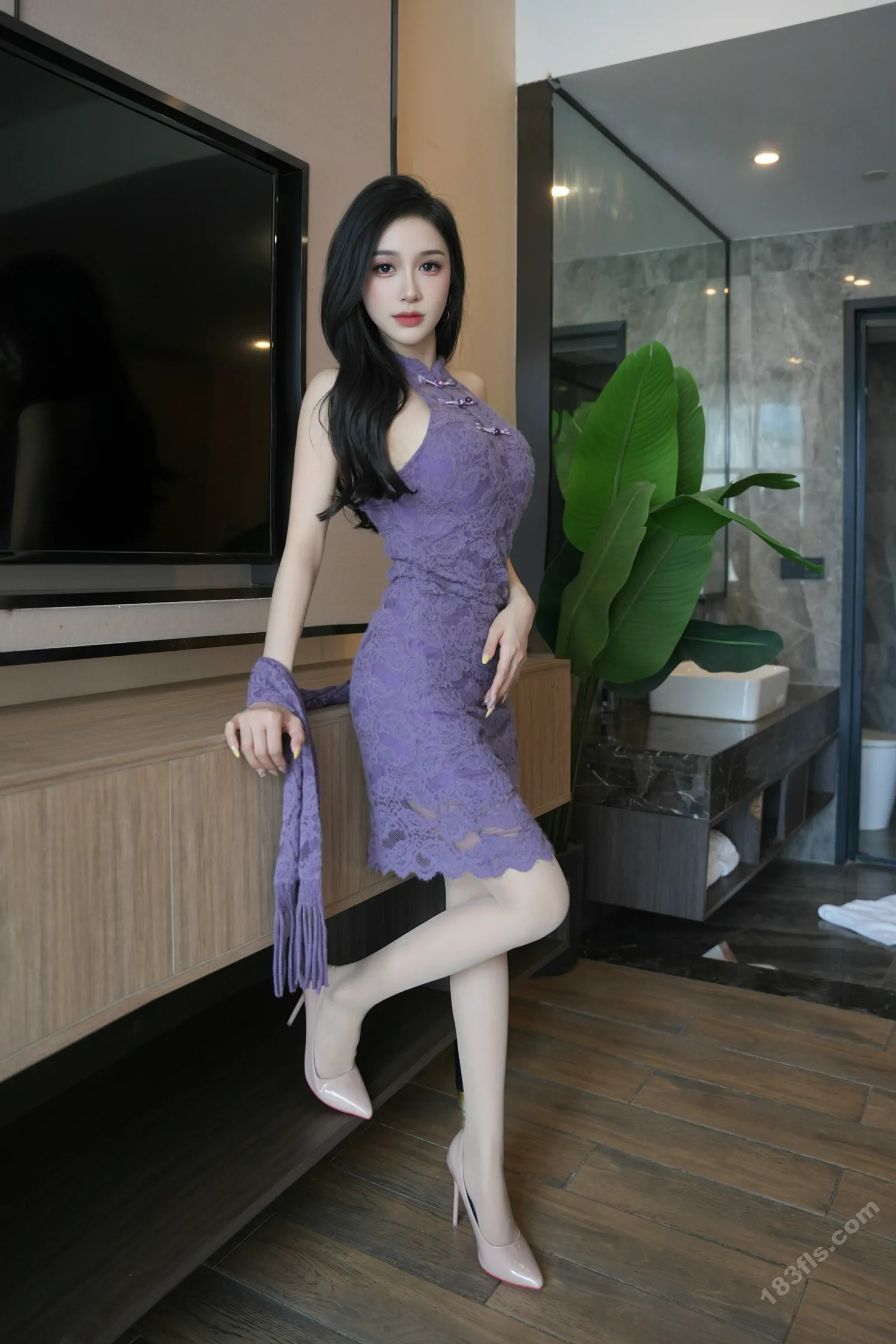 xiuren秀人网福利小阿娇Gill大尺度私拍写真紫色连衣裙-第3张图片-宅男套图吧 xiuren秀人网福利小阿娇Gill大尺度私拍写真紫色连衣裙-第3张图片-宅男套图吧