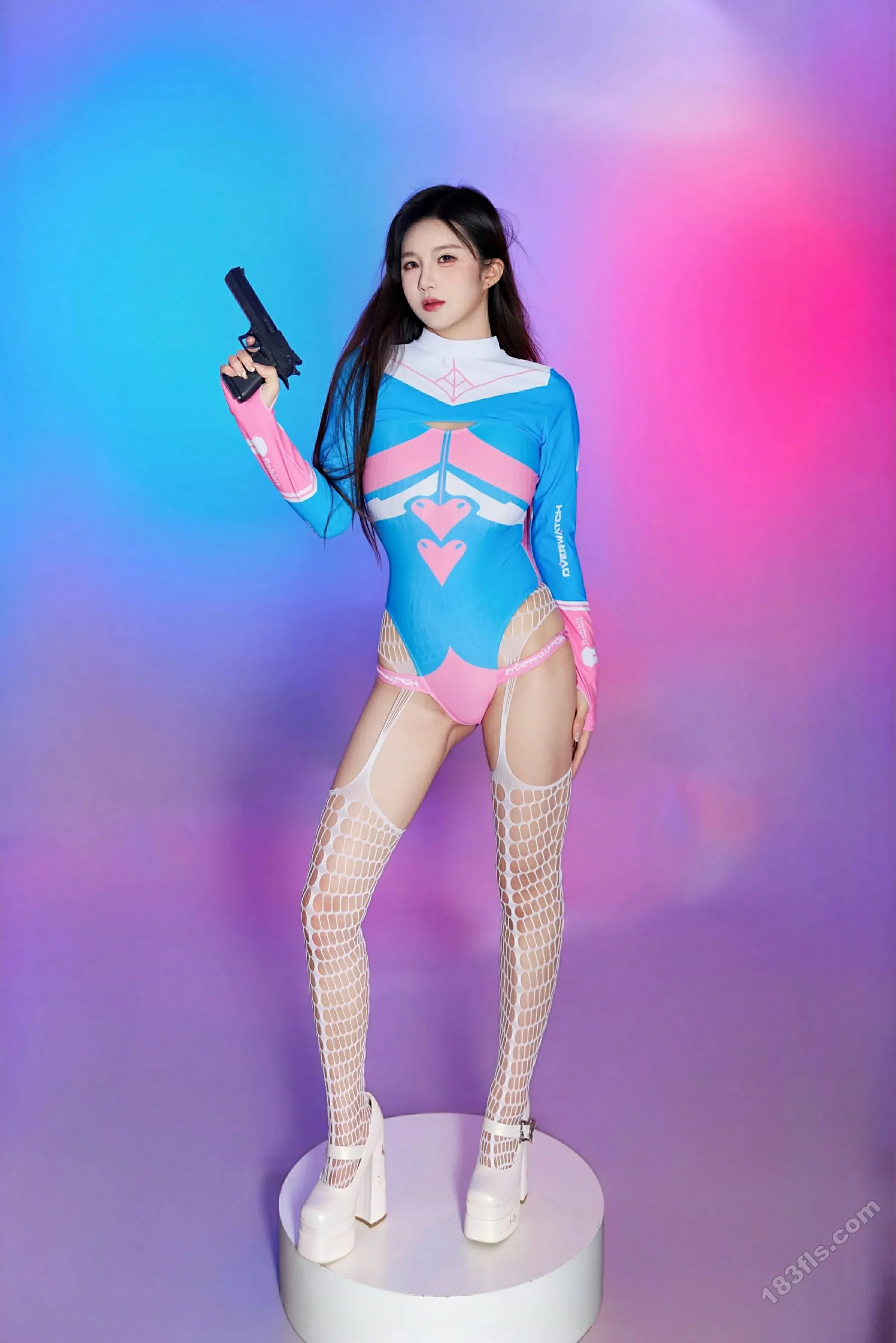 [XIUREN秀人网] 2025.10.17 No.10886 小肉肉咪-第3张图片-宅男套图吧