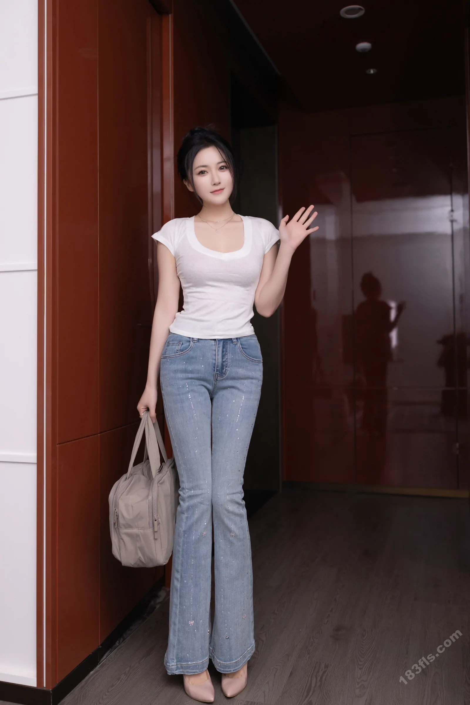 xiuren秀人网福利鱼子酱Fish大尺度私拍写真借宿-第4张图片-宅男套图吧 xiuren秀人网福利鱼子酱Fish大尺度私拍写真借宿-第4张图片-宅男套图吧