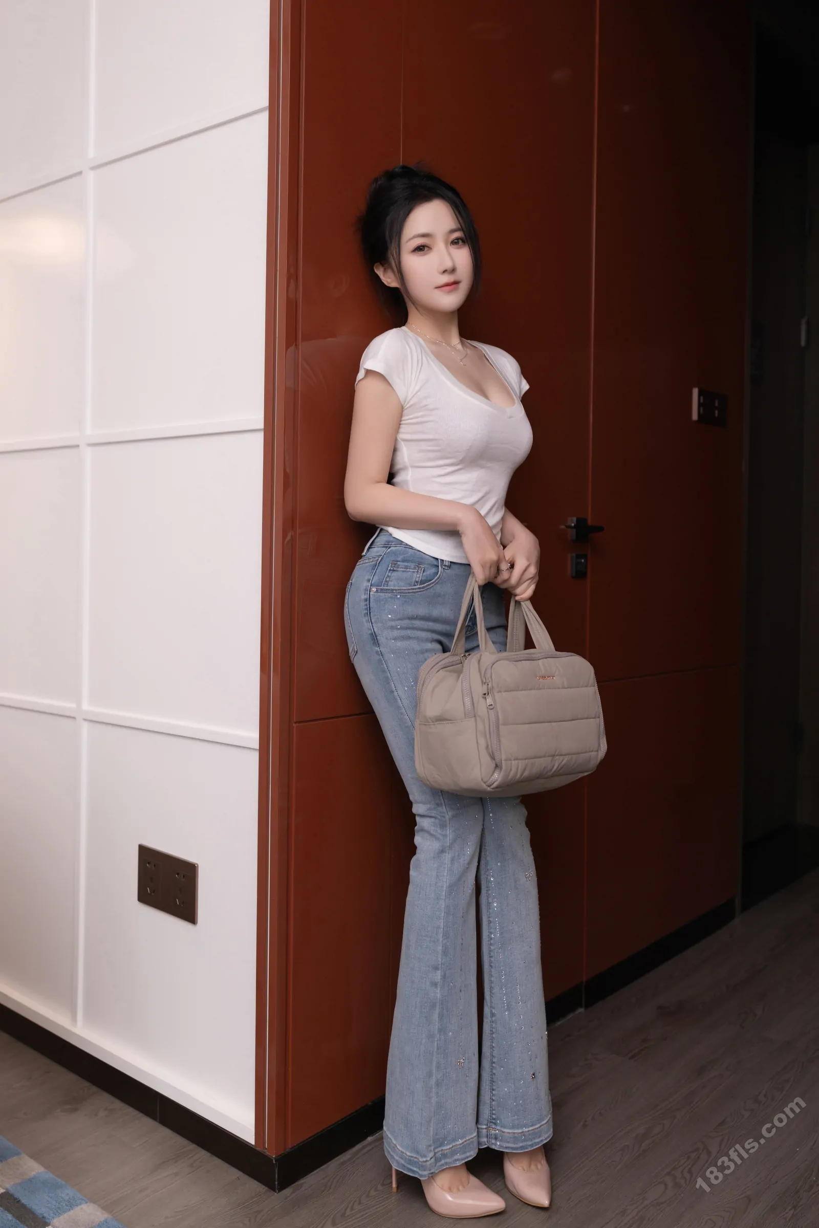 xiuren秀人网福利鱼子酱Fish大尺度私拍写真借宿-第2张图片-宅男套图吧 xiuren秀人网福利鱼子酱Fish大尺度私拍写真借宿-第2张图片-宅男套图吧