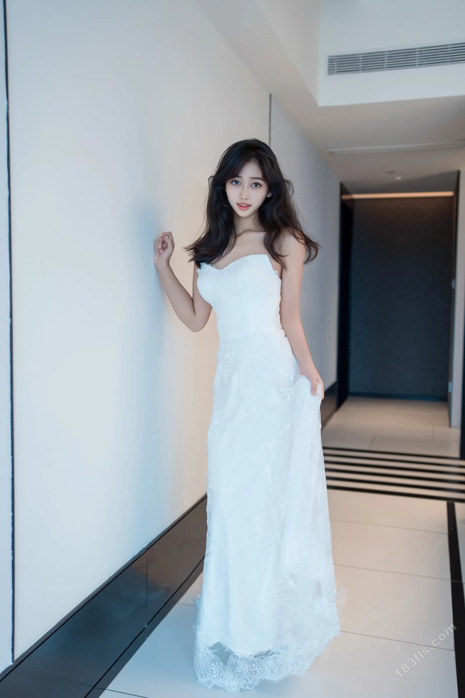 xiuren秀人网福利时安安大尺度私拍写真白纱-第2张图片-宅男套图吧