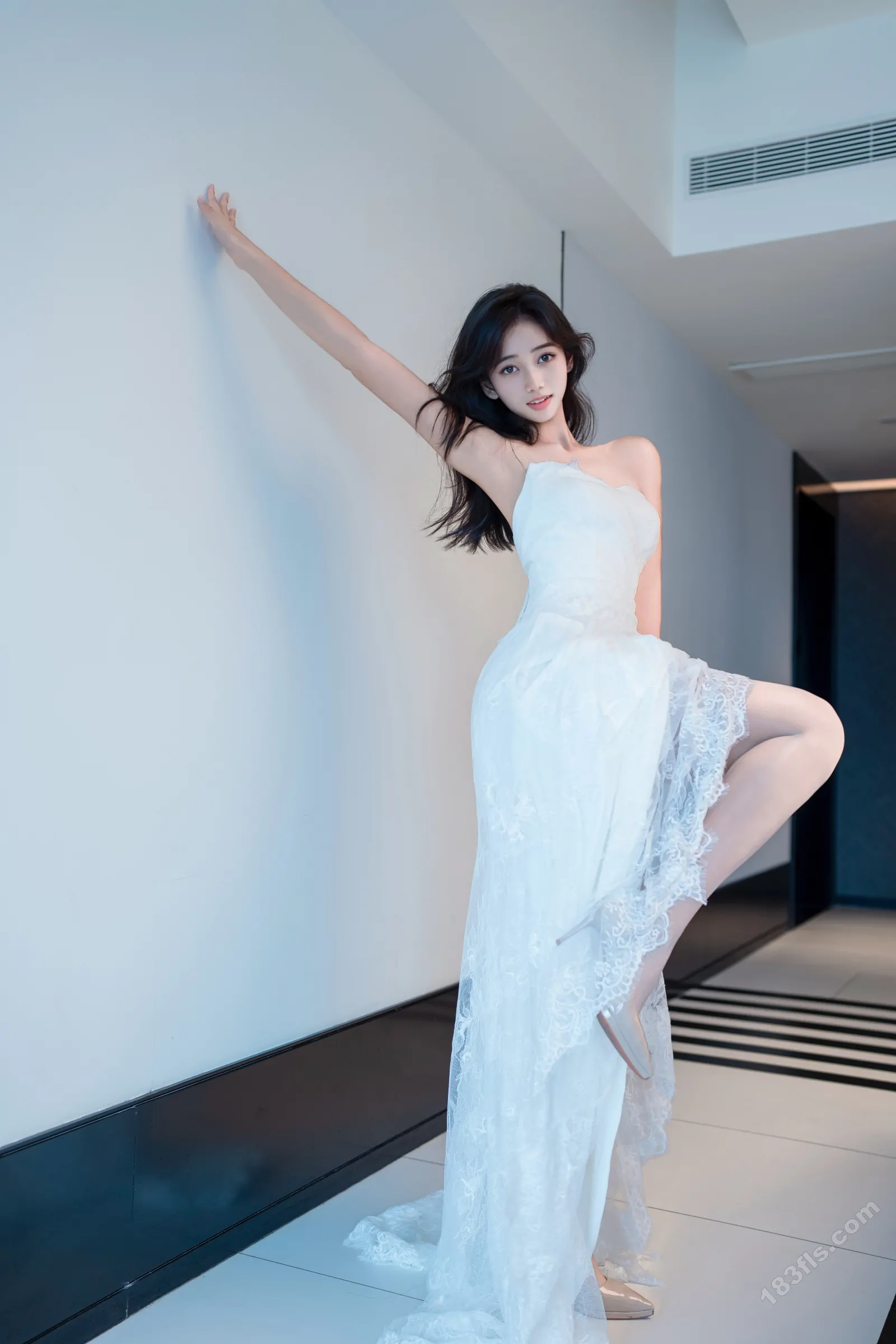 xiuren秀人网福利时安安大尺度私拍写真白纱-第5张图片-宅男套图吧