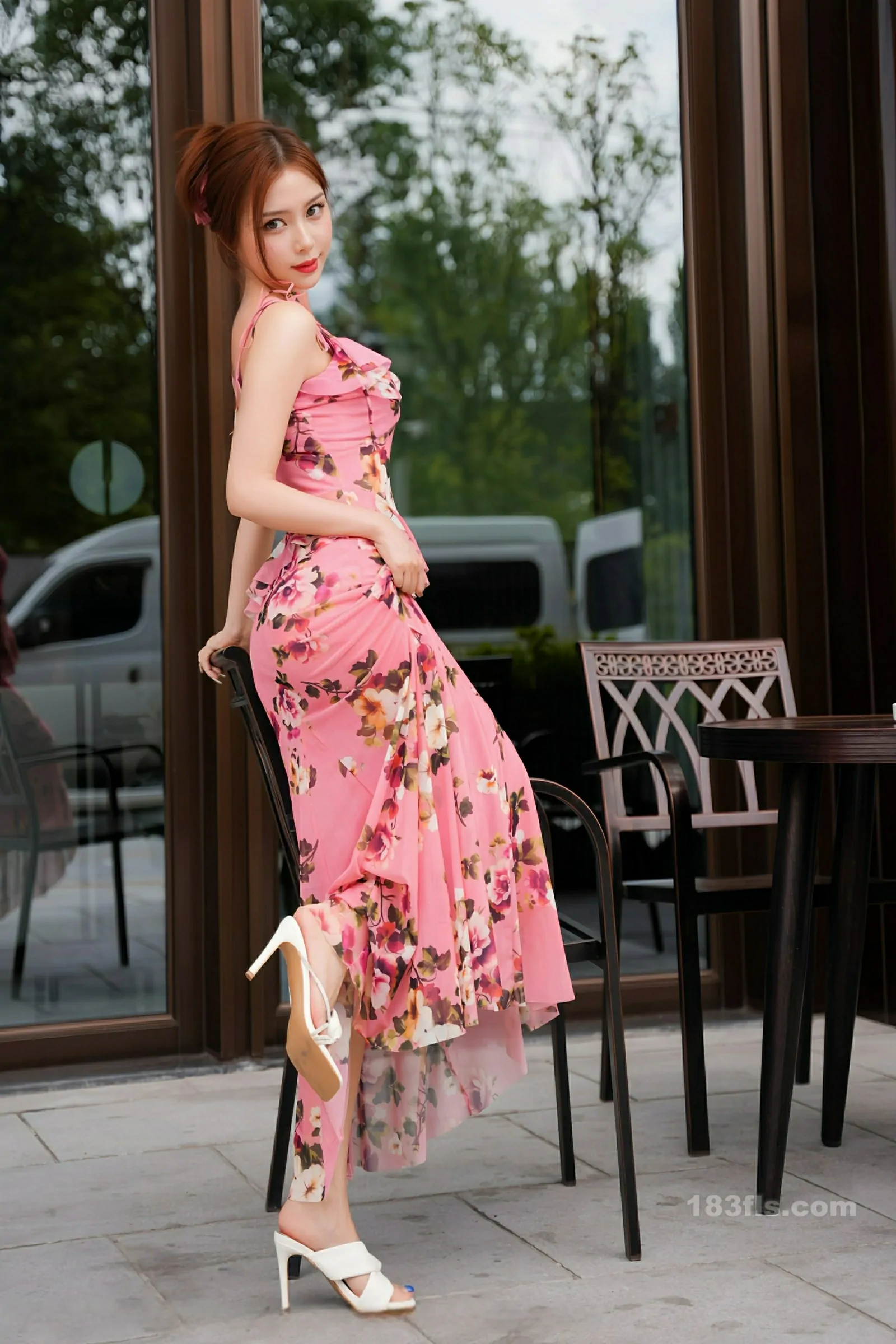 [XIUREN秀人网] 2025.11.06 No.10954 白芷yy-第6张图片-宅男套图吧