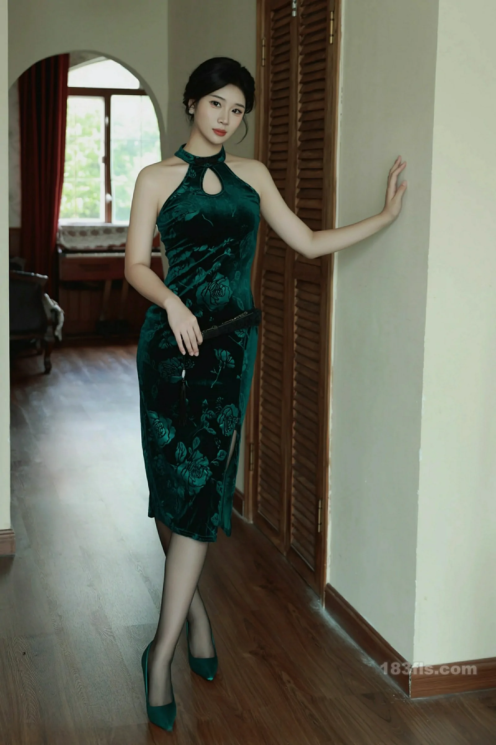 [XIUREN秀人网] 2025.11.07 No.10962 南乔-第2张图片-宅男套图吧