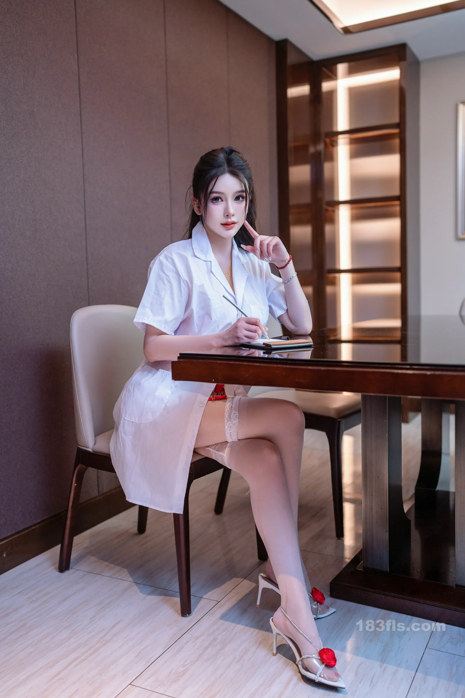 xiuren秀人网福利李丽莎大尺度私拍写真双人缠绵-第2张图片-宅男套图吧 xiuren秀人网福利李丽莎大尺度私拍写真双人缠绵-第2张图片-宅男套图吧