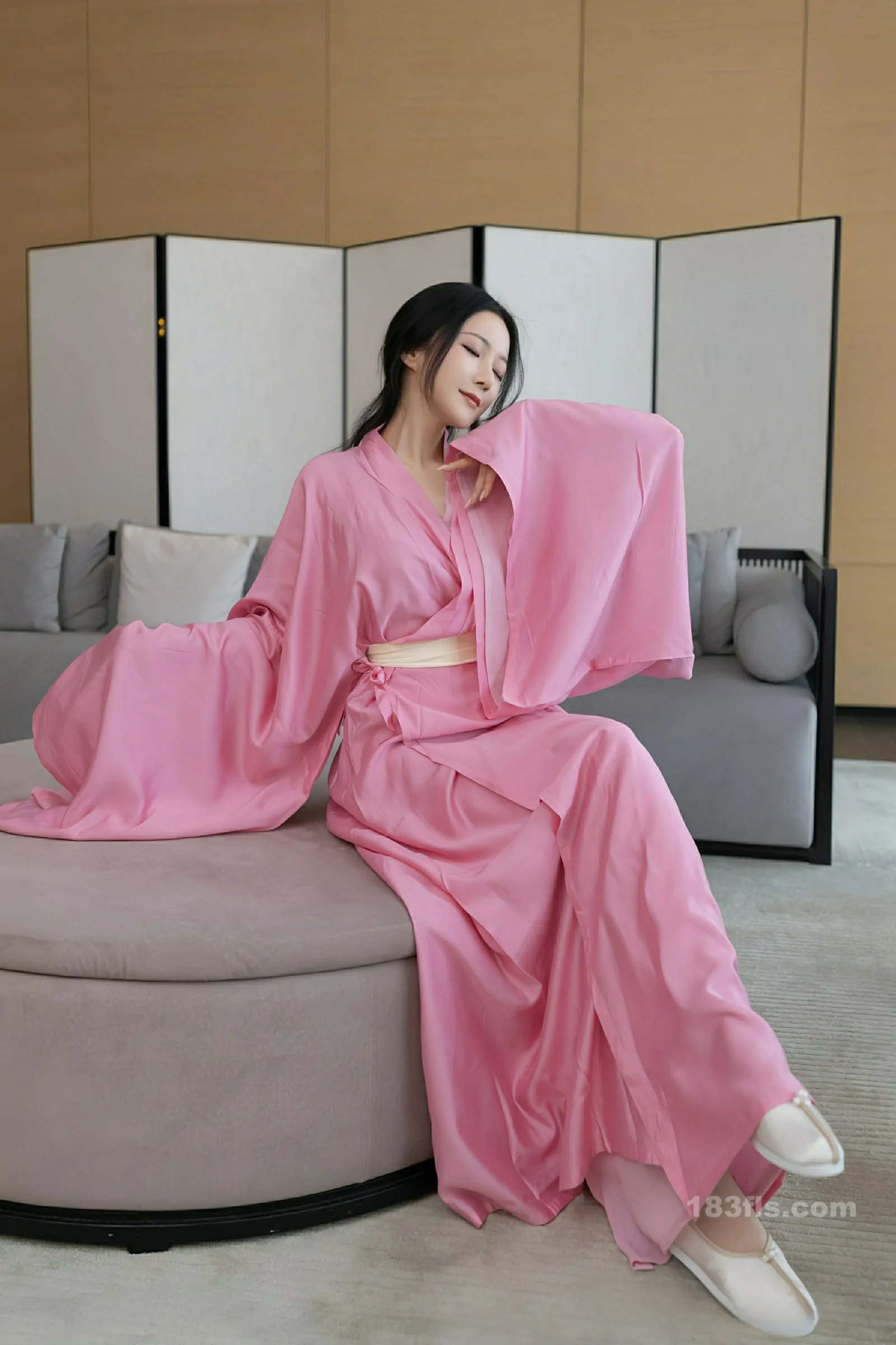 [XIUREN秀人网] 2025.11.28 No.11049 鱼子酱Fish-第3张图片-宅男套图吧