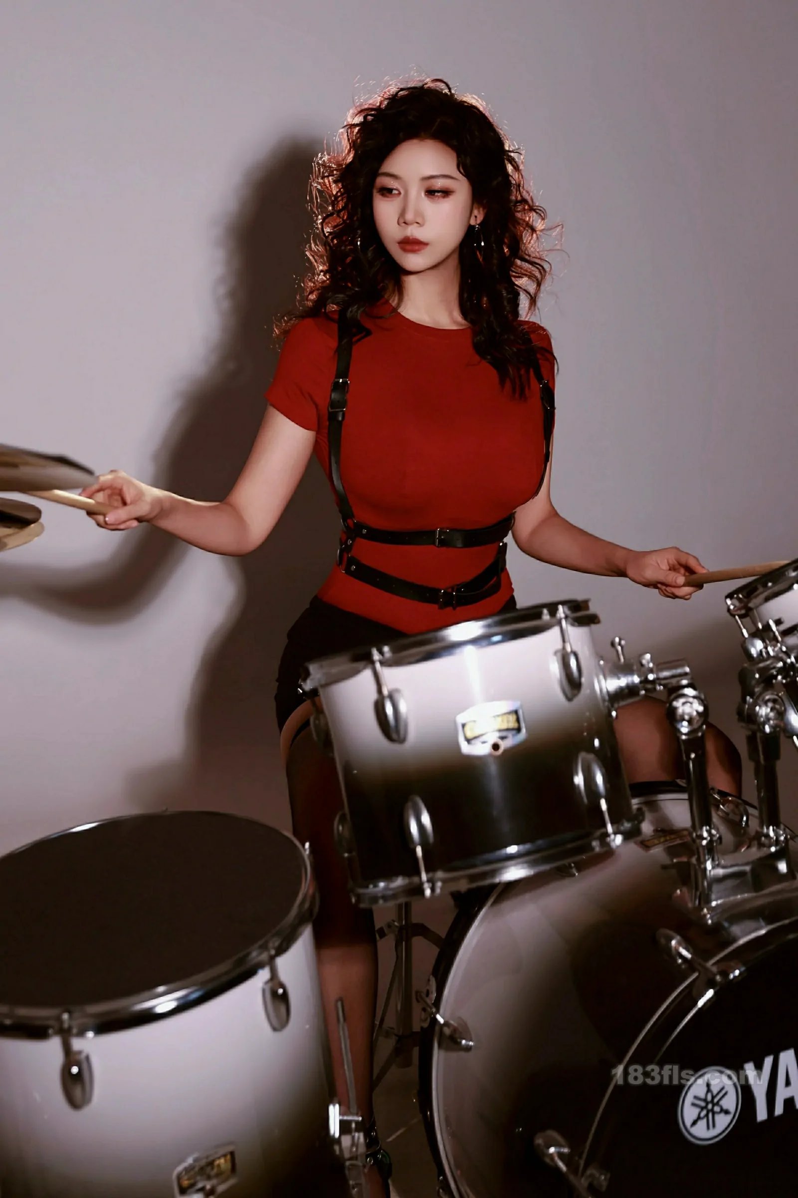 [XIUREN秀人网] 2025.12.04 No.11066 玫瑰我爱你-第2张图片-宅男套图吧