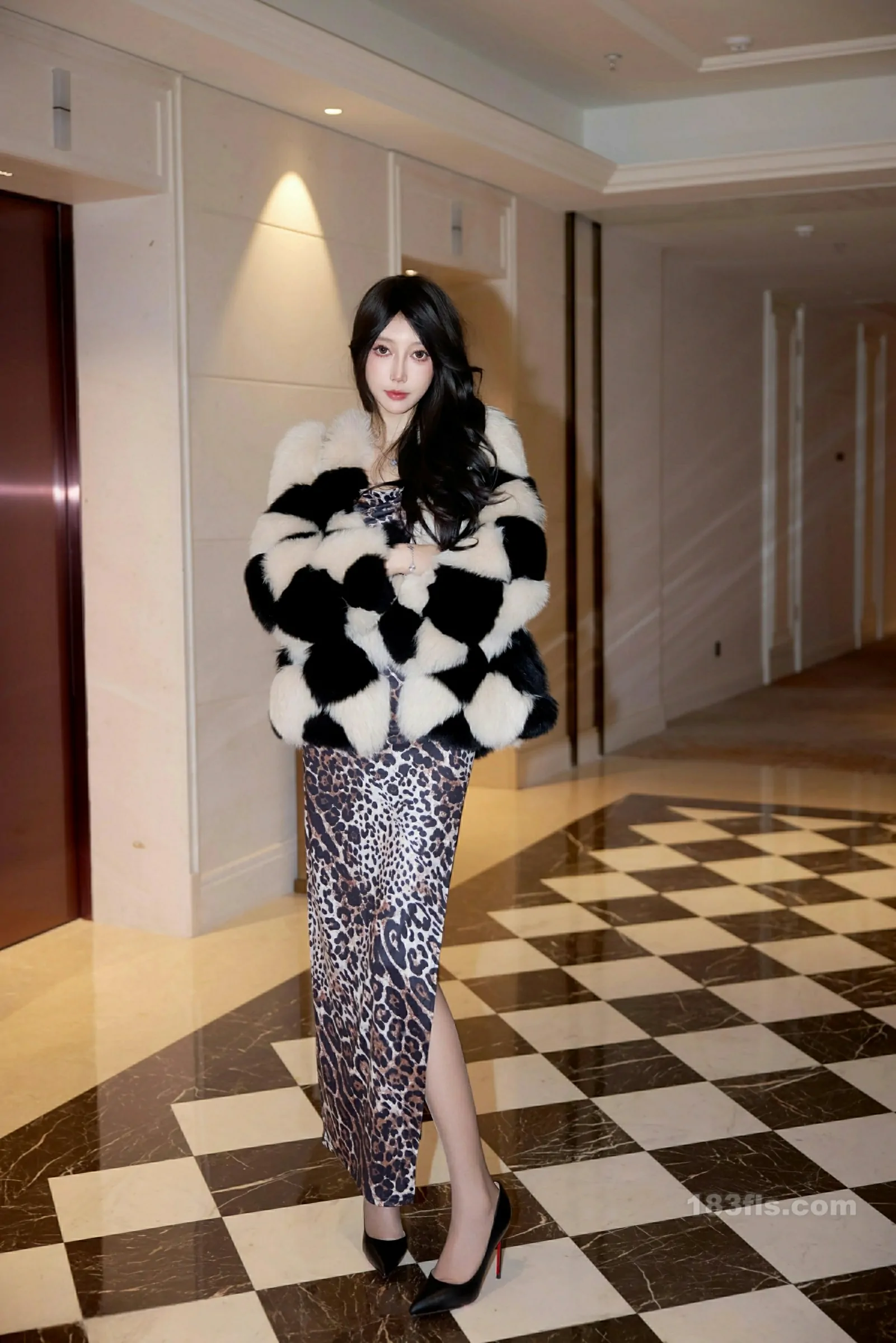 [XIUREN秀人网] 2025.12.08 No.11082 玥儿玥er-第2张图片-宅男套图吧