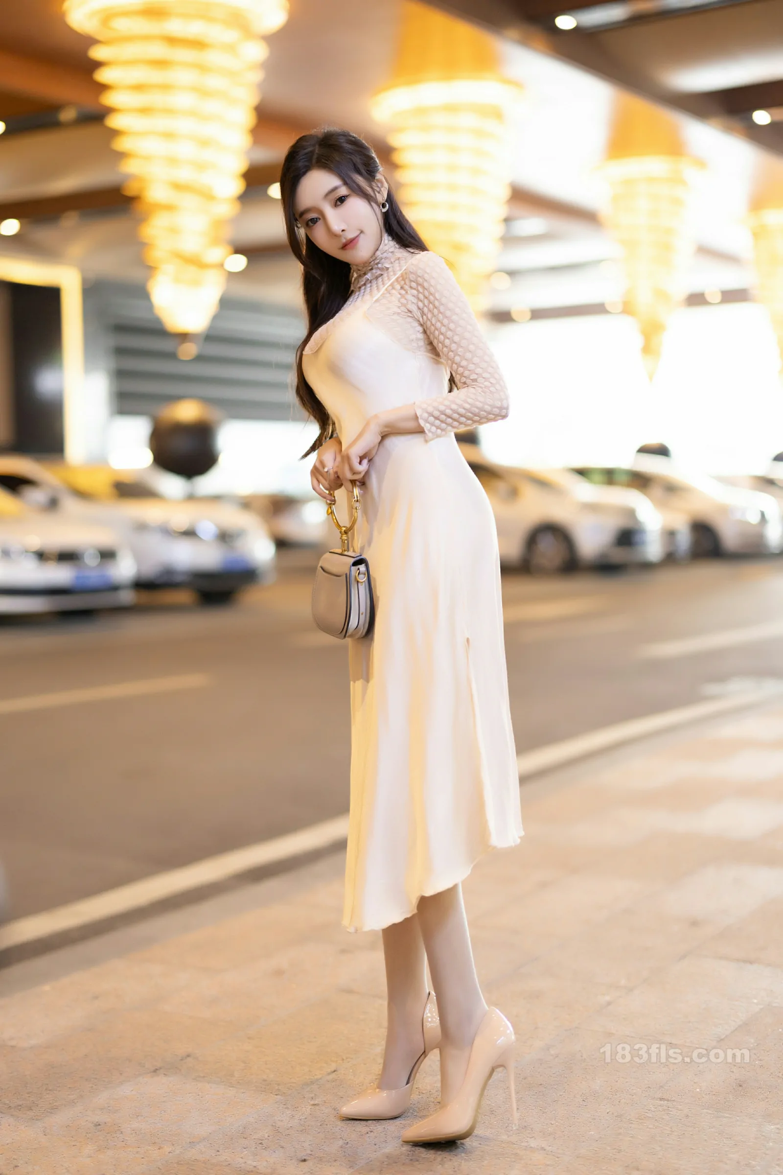 xiuren秀人网福利王馨瑶Yanni大尺度私拍写真白色丝袜-第2张图片-宅男套图吧