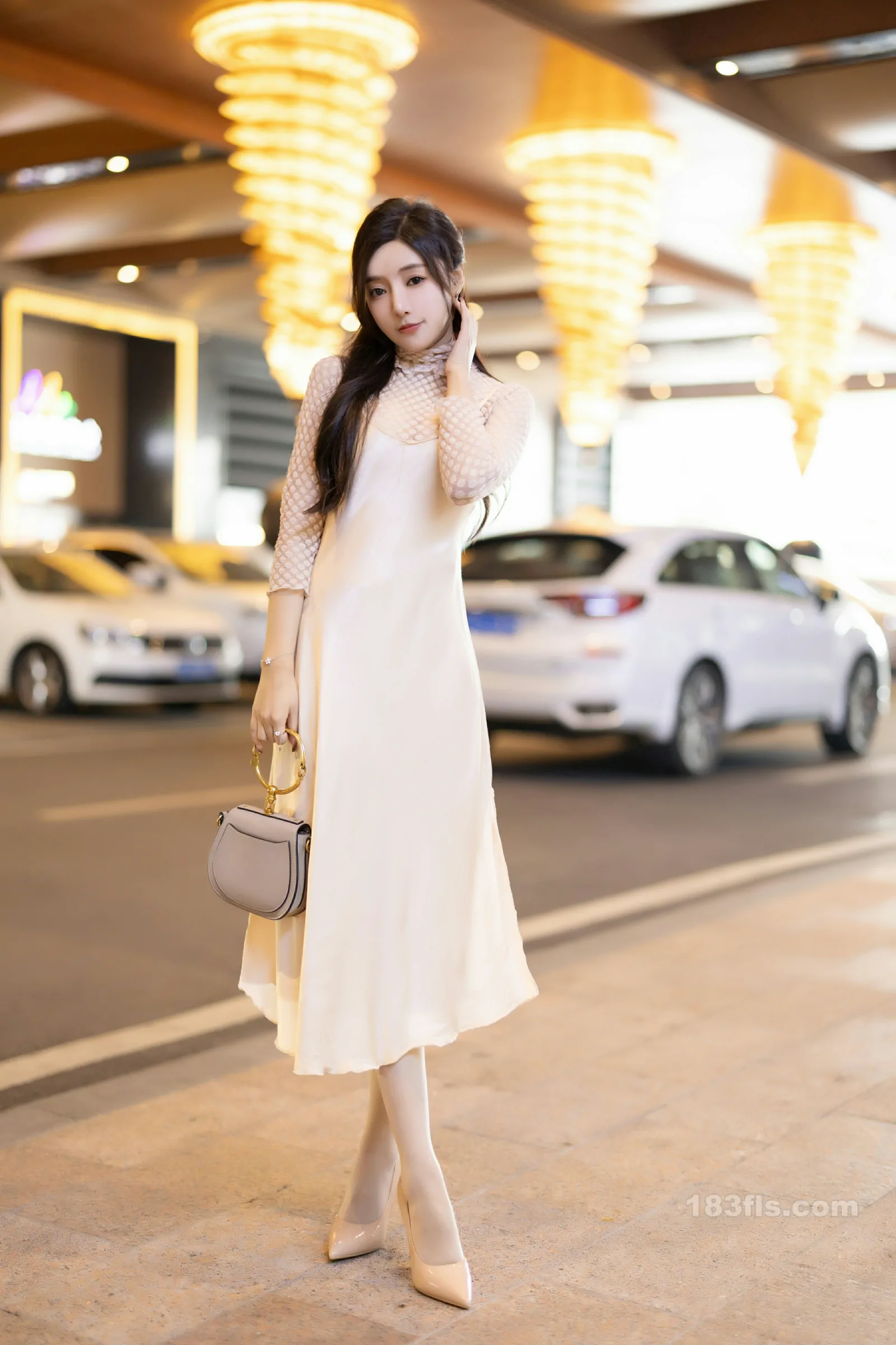 xiuren秀人网福利王馨瑶Yanni大尺度私拍写真白色丝袜-第3张图片-宅男套图吧