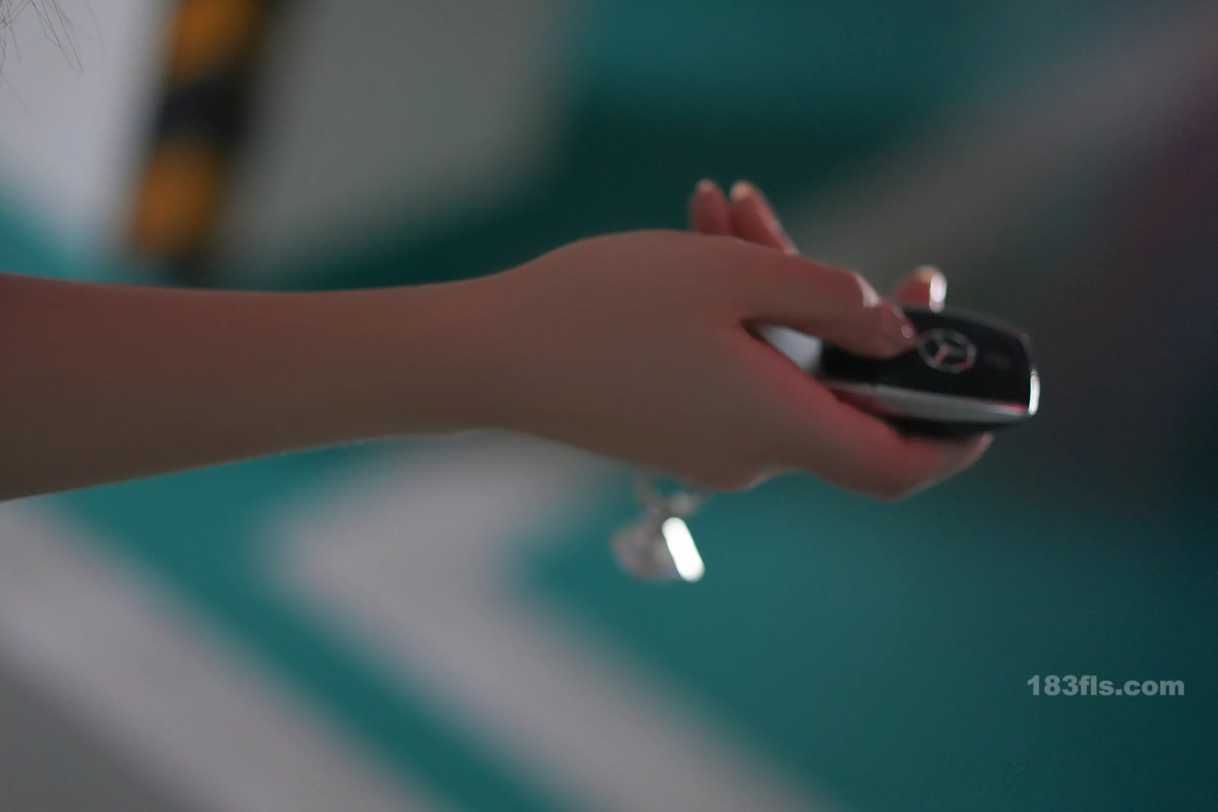 xiuren秀人网福利谭小灵大尺度私拍写真车震剧情-第2张图片-宅男套图吧