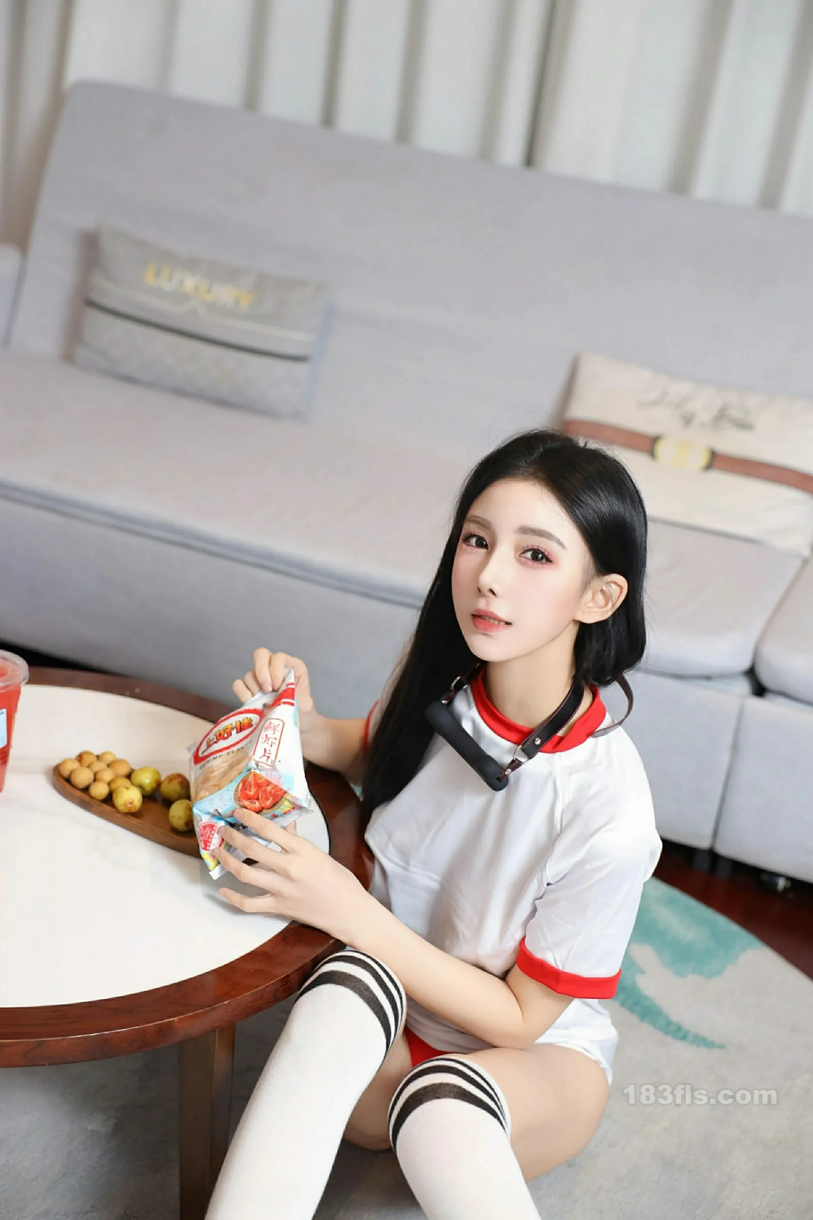 [XIUREN秀人网] 2025.12.16 No.11110 许微微呀-第4张图片-宅男套图吧