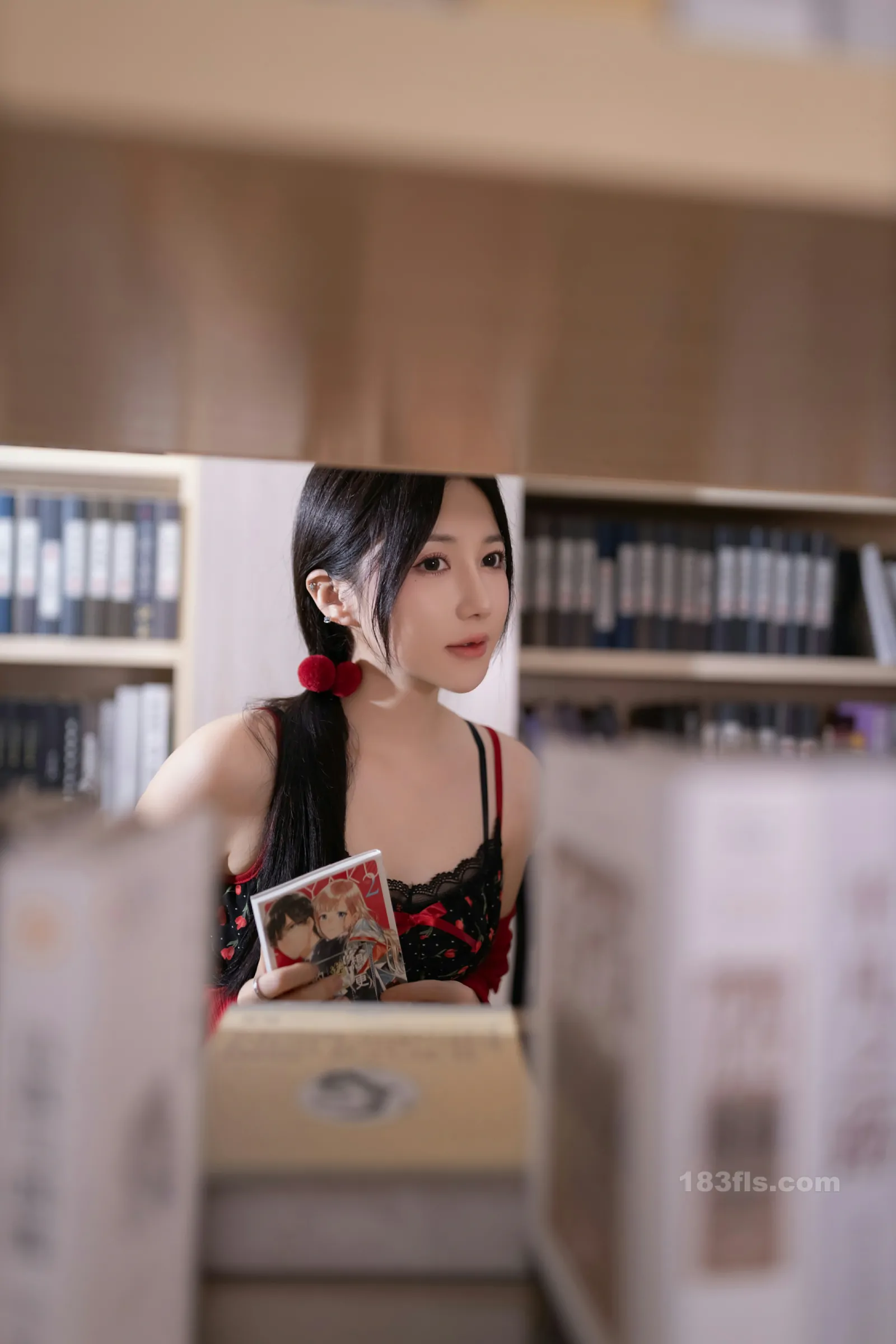 xiuren秀人网福利鱼子酱Fish大尺度私拍写真图书馆写真-第4张图片-宅男套图吧