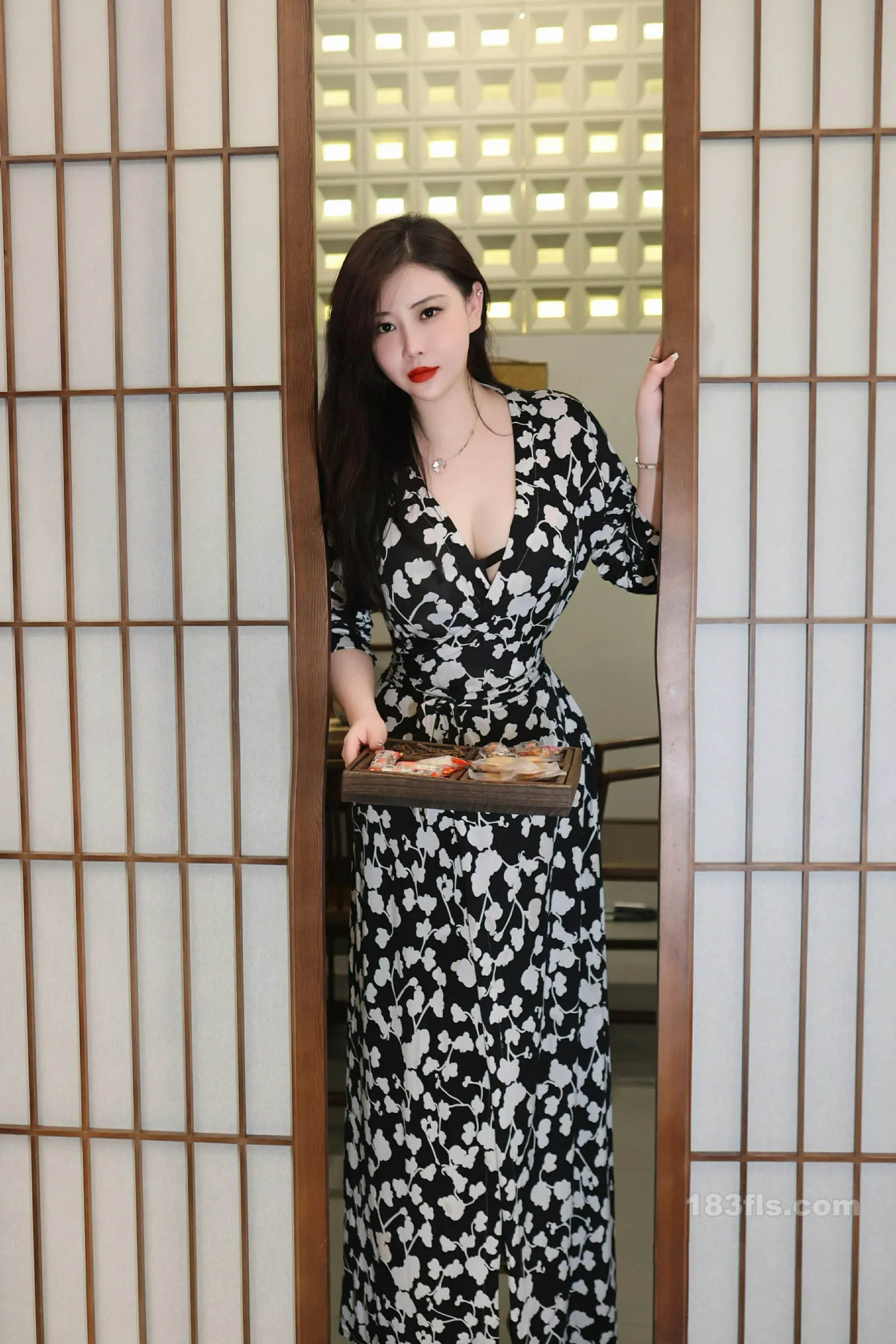 王婉悠Queen 私拍视图流出-第3张图片-宅男套图吧