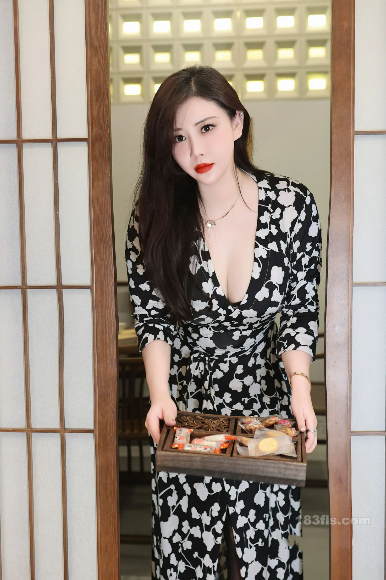 王婉悠Queen 私拍视图流出-第4张图片-宅男套图吧