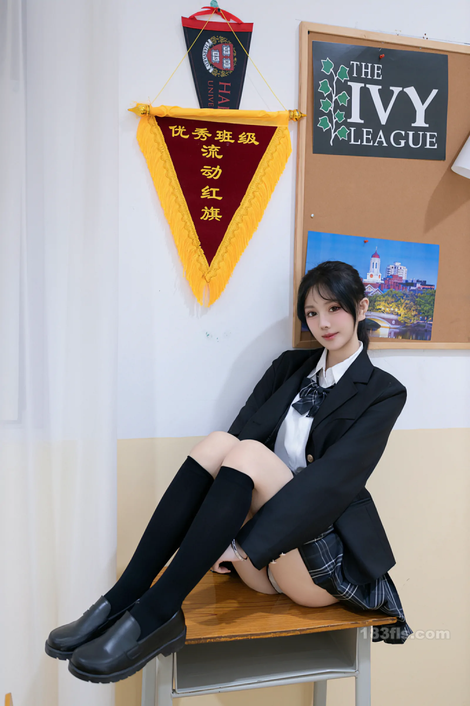xiuren秀人网福利谢小蒽(幼幼)大尺度内购无码流出教室调教-第2张图片-宅男套图吧
