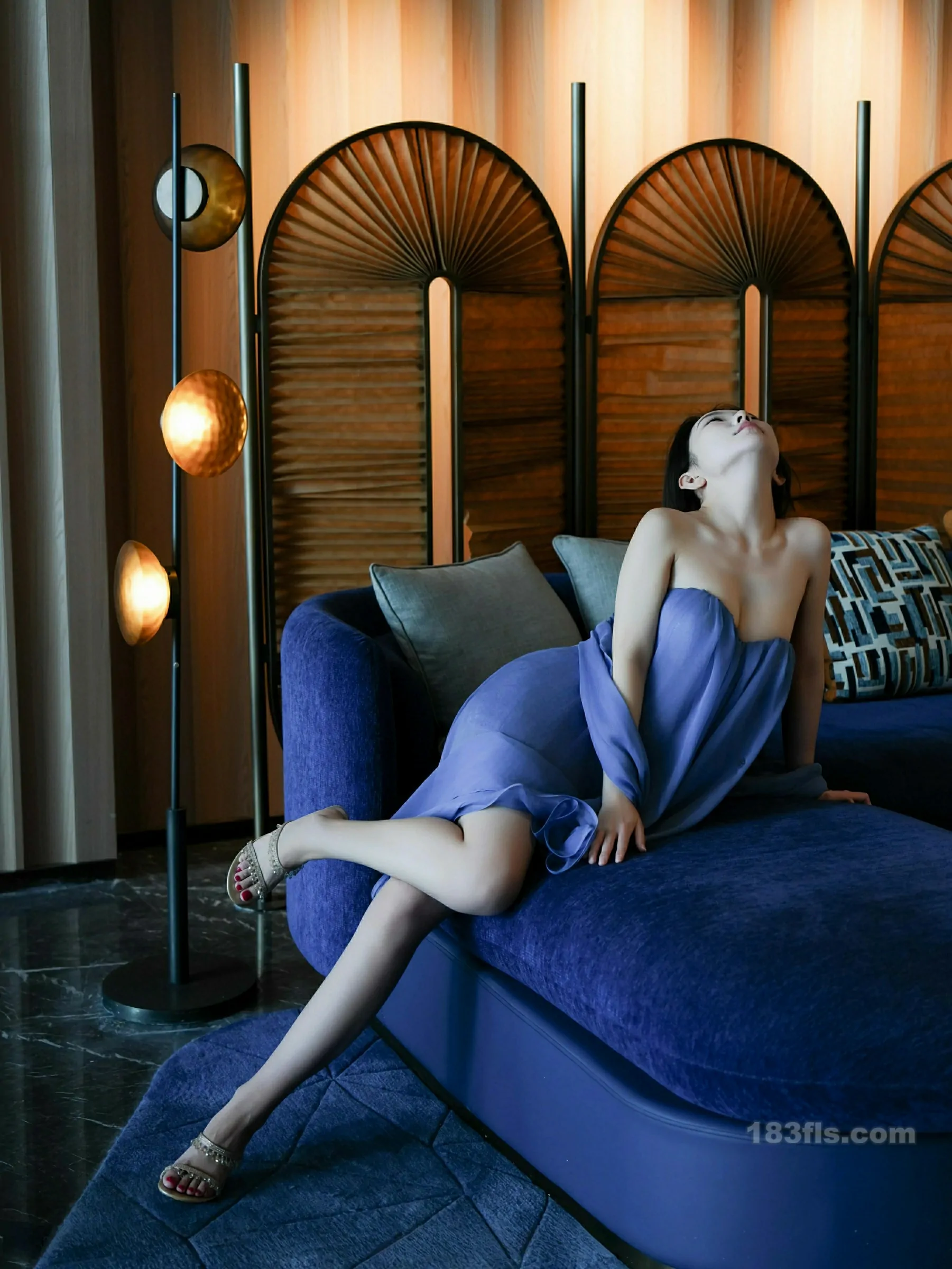 [XIUREN秀人网] 2025.11.14 No.10988 烧烧小桃-第2张图片-宅男套图吧