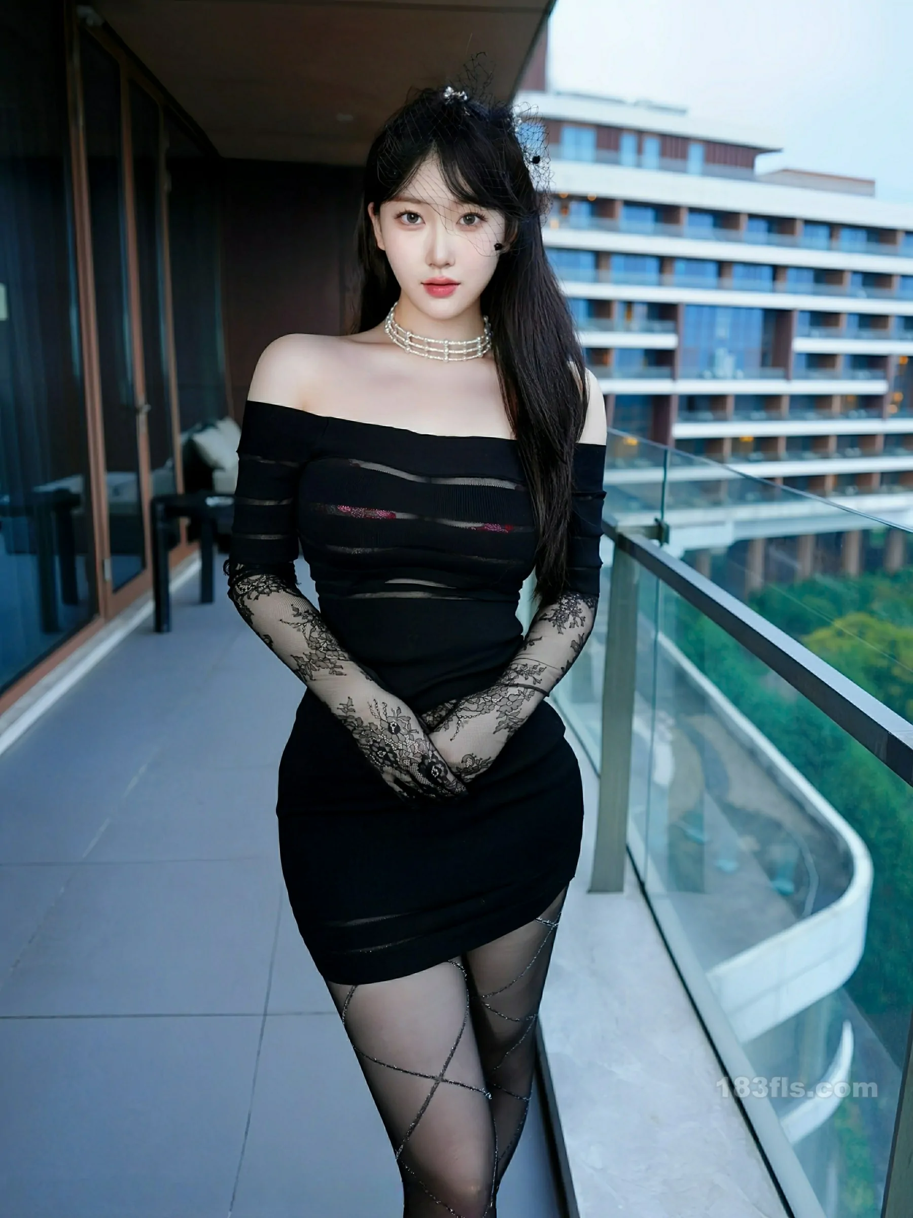 [XIUREN秀人网] 2025.11.18 No.10999 李沁恩lrene-第2张图片-宅男套图吧