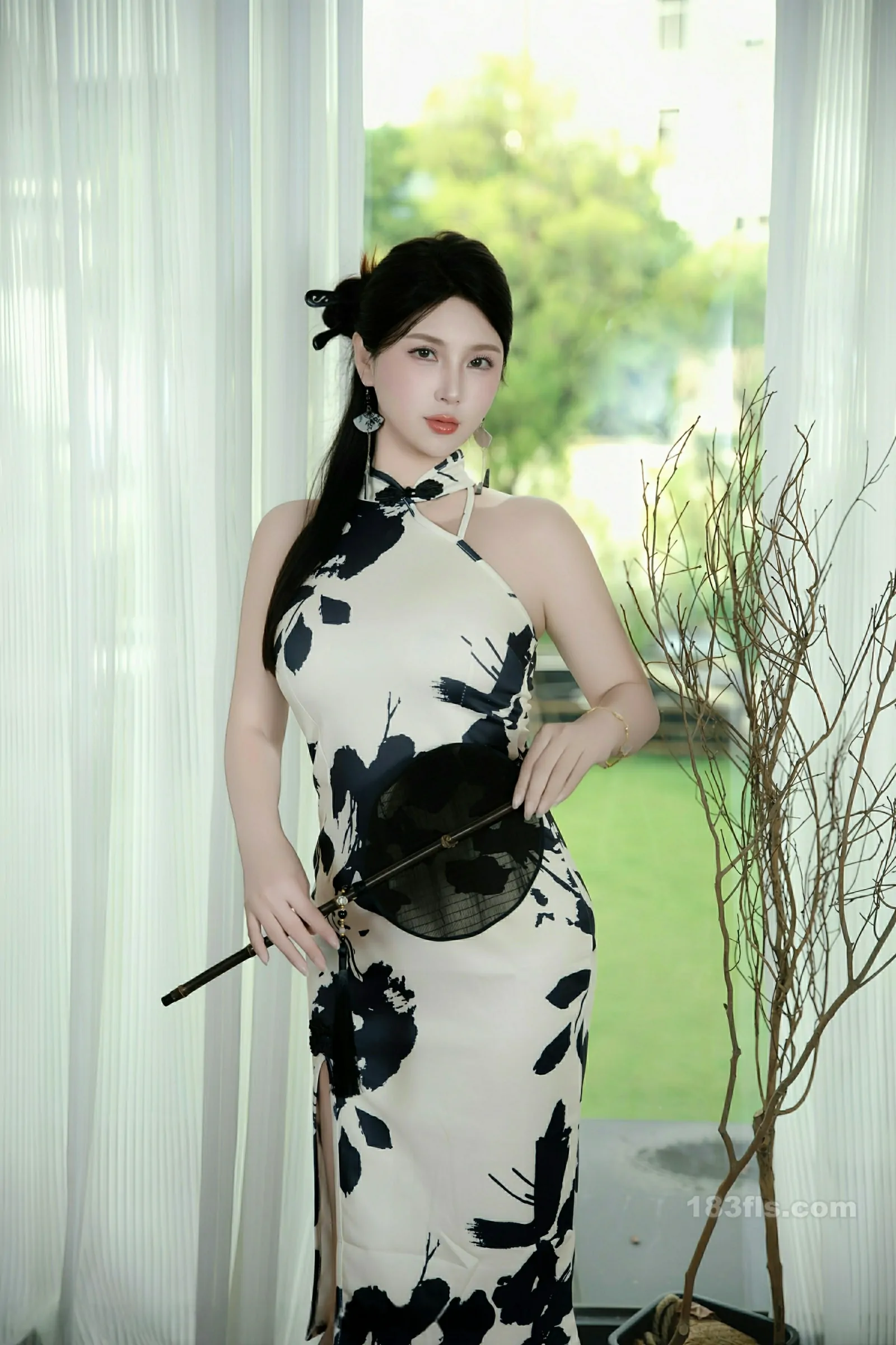 [XIUREN秀人网] 2025.11.14 No.10989 小蛮妖Yummy-第2张图片-宅男套图吧