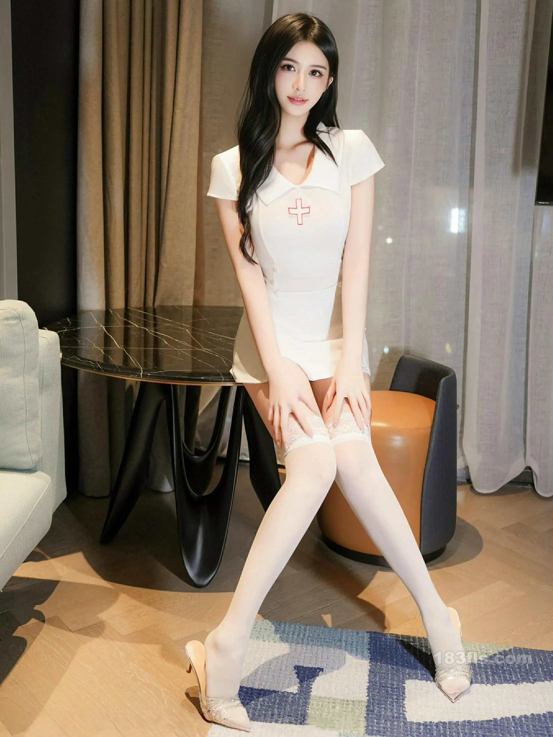 [XIUREN秀人网] 2025.12.02 No.11055 shelly诗莉吖-第3张图片-宅男套图吧