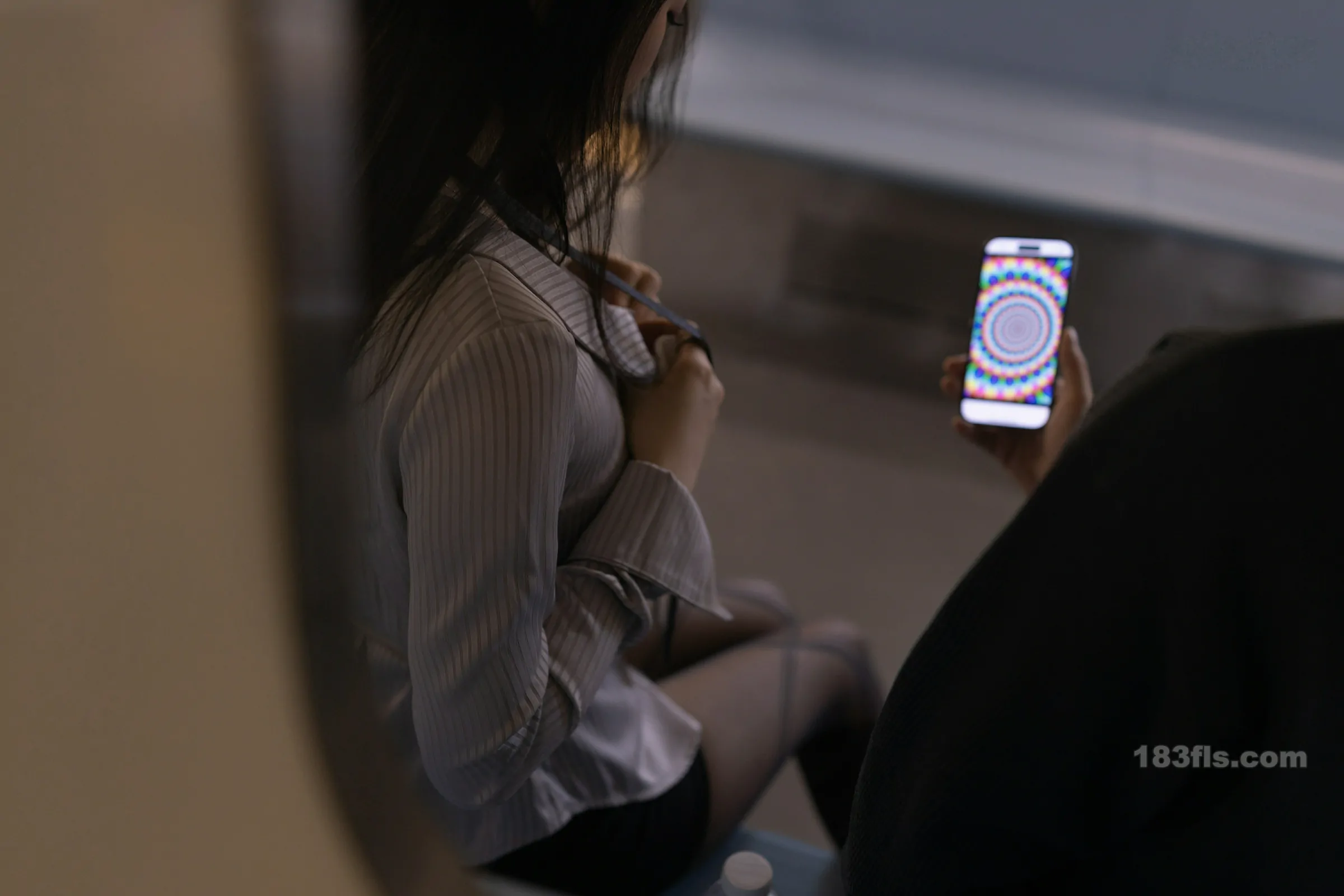 xiuren秀人网福利鱼子酱Fish大尺度私拍写真催眠地铁-第2张图片-宅男套图吧