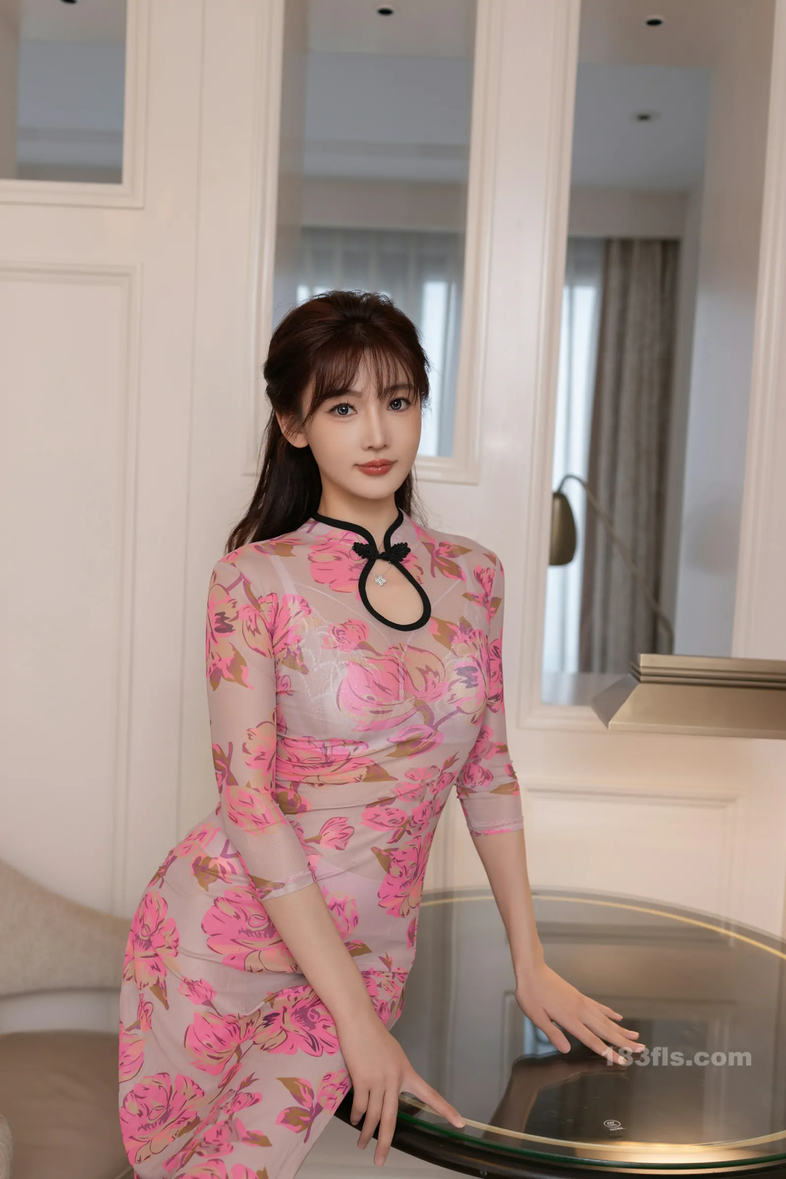 xiuren秀人网福利陆萱萱大尺度私拍写真旗袍-第2张图片-宅男套图吧