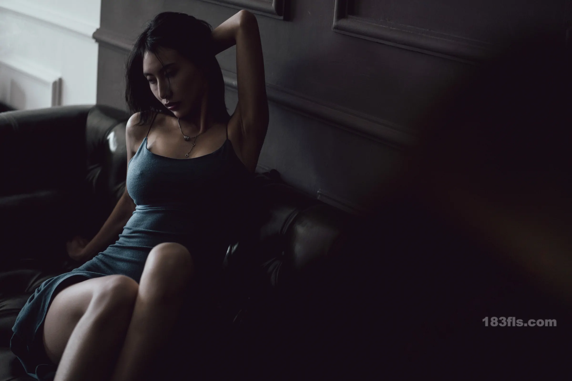 xiuren秀人网福利Lingyu69大尺度私拍写真欲望沙发-第5张图片-宅男套图吧