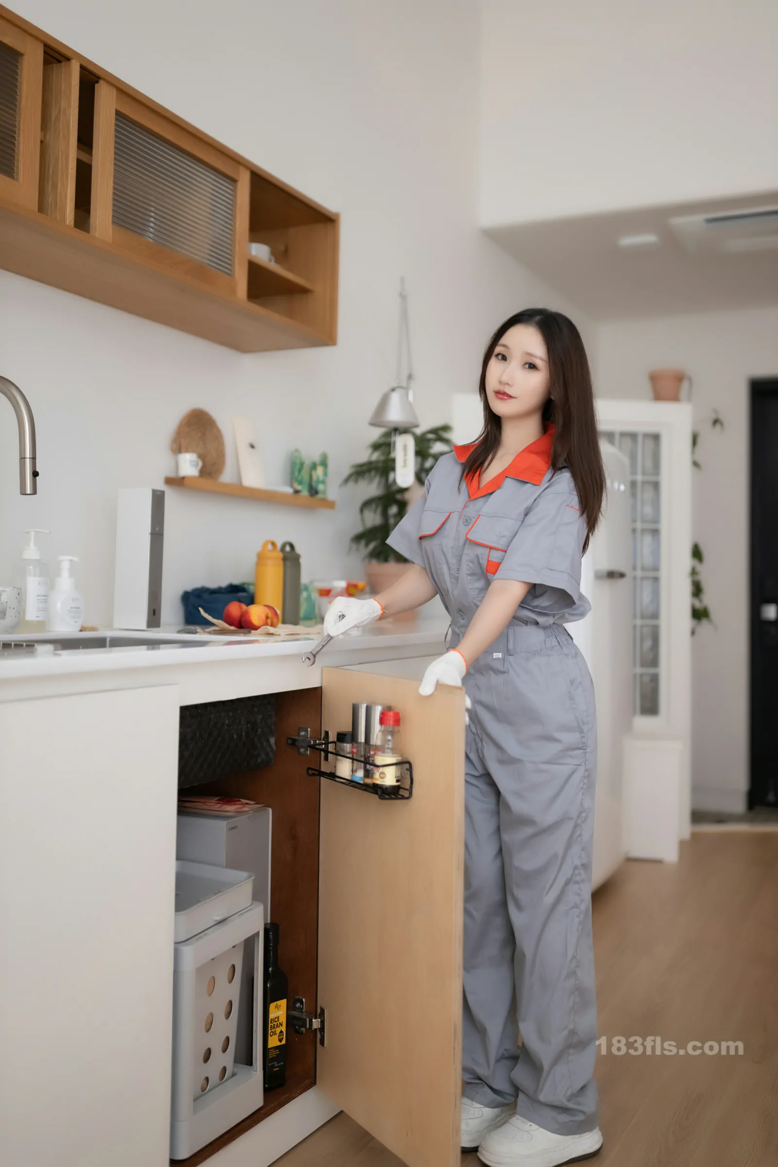 xiuren秀人网福利杏子Yada大尺度私拍写真物业小姐-第5张图片-宅男套图吧