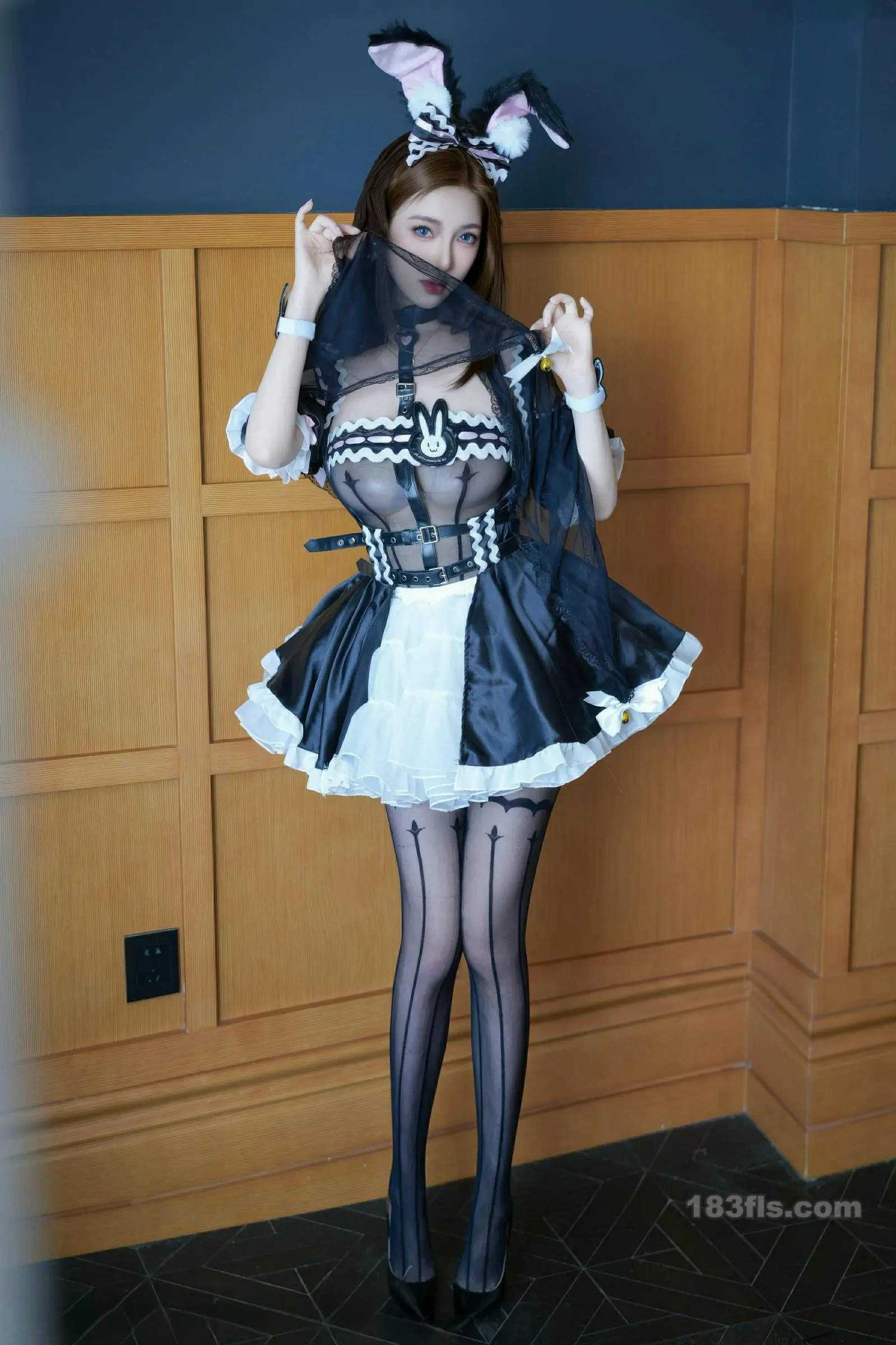 [XiuRen秀人网] 2026.01.29 No.11293 尹甜甜-第3张图片-宅男套图吧