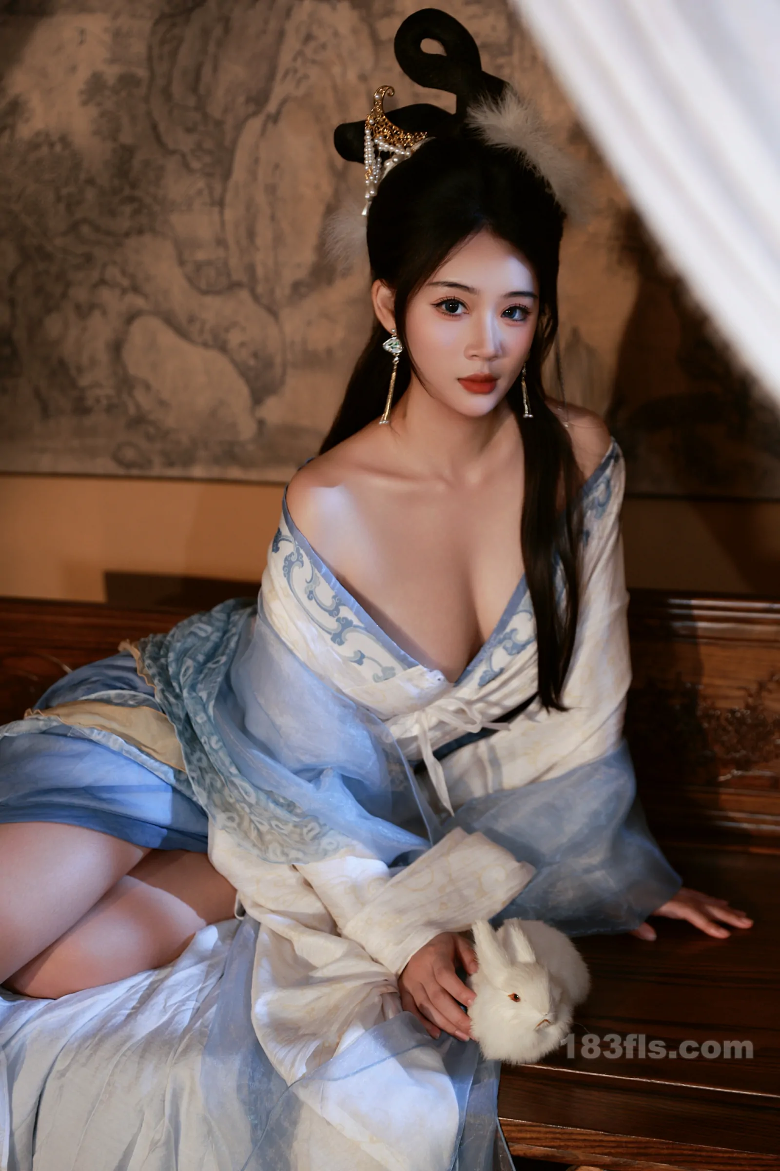 xiuren秀人网福利南乔大尺度私拍写真古装血滴子