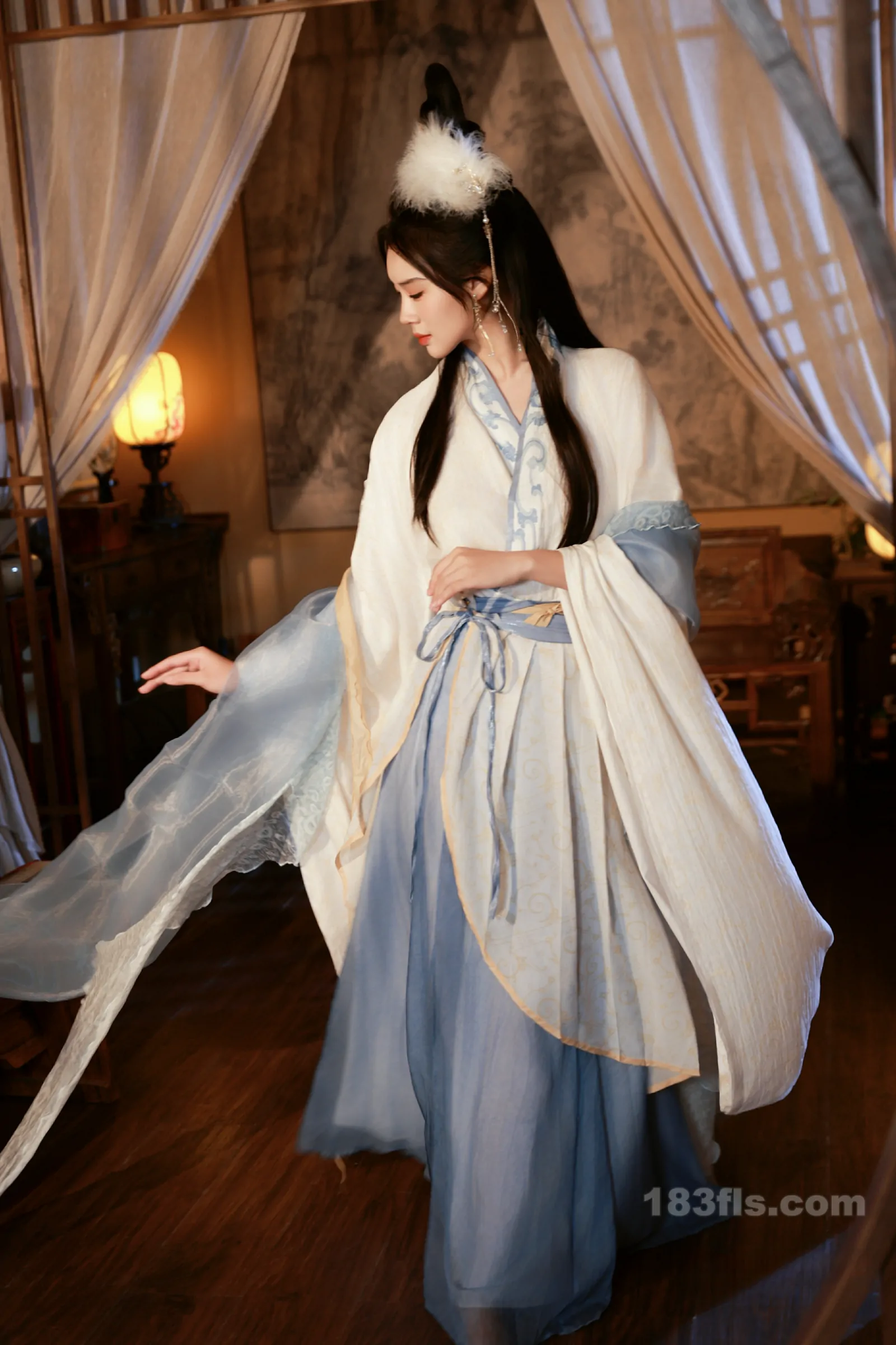 xiuren秀人网福利南乔大尺度私拍写真古装血滴子-第2张图片-宅男套图吧