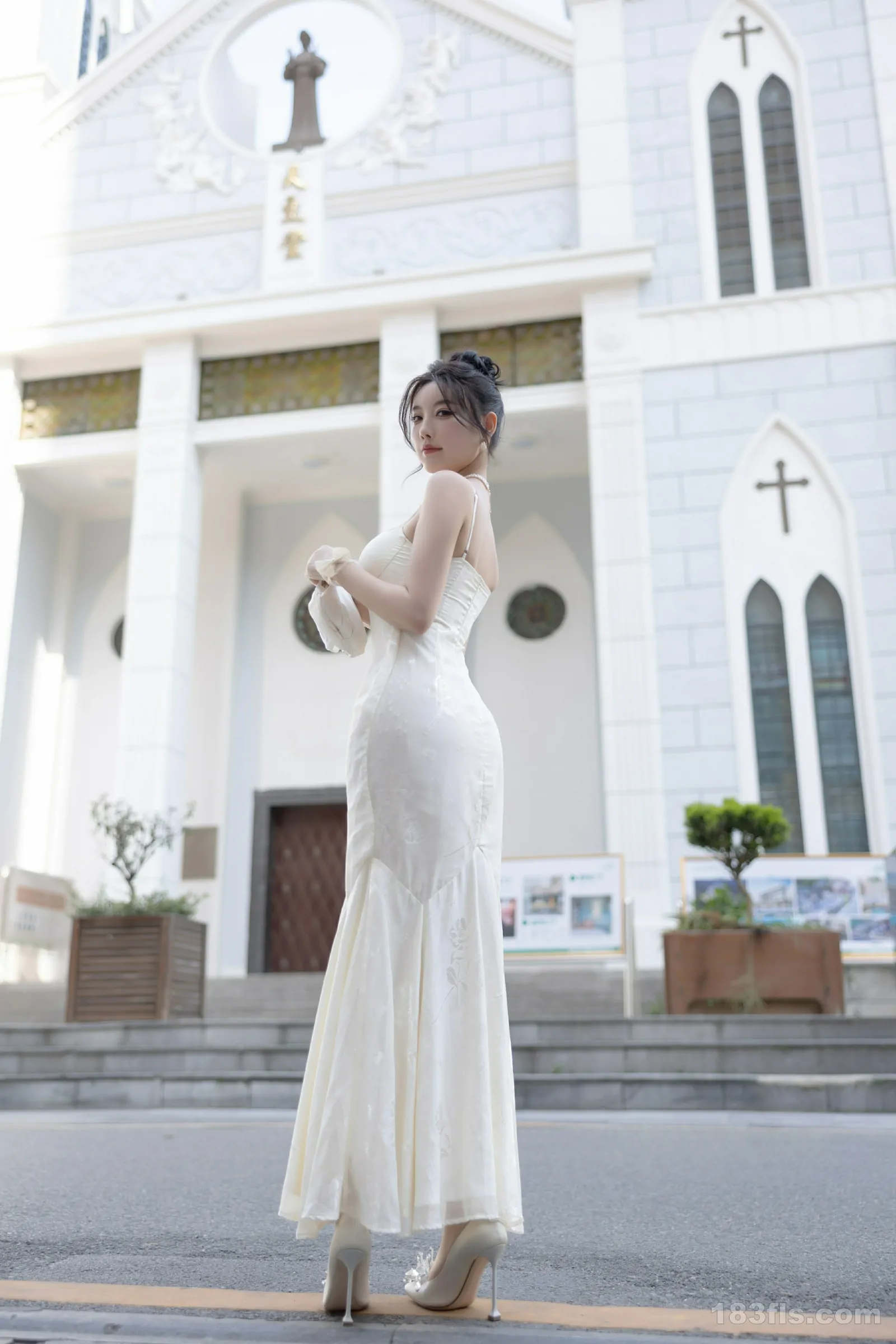 xiuren秀人网福利杨晨晨Yome大尺度私拍写真连衣裙肉丝-第6张图片-宅男套图吧