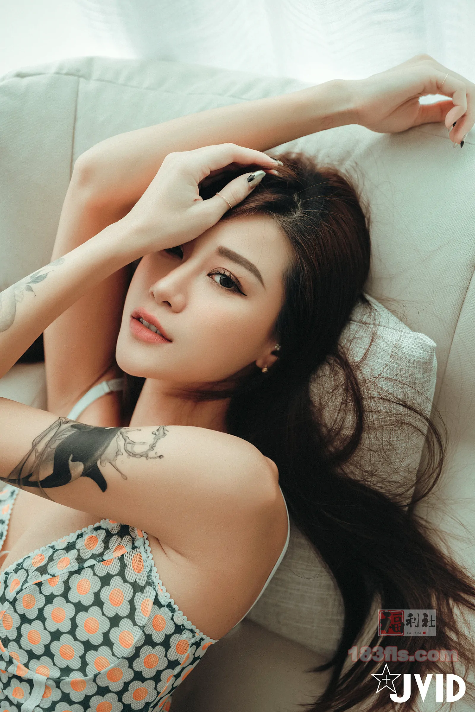 JVID - Lara 我的室友-第2张图片-宅男套图吧