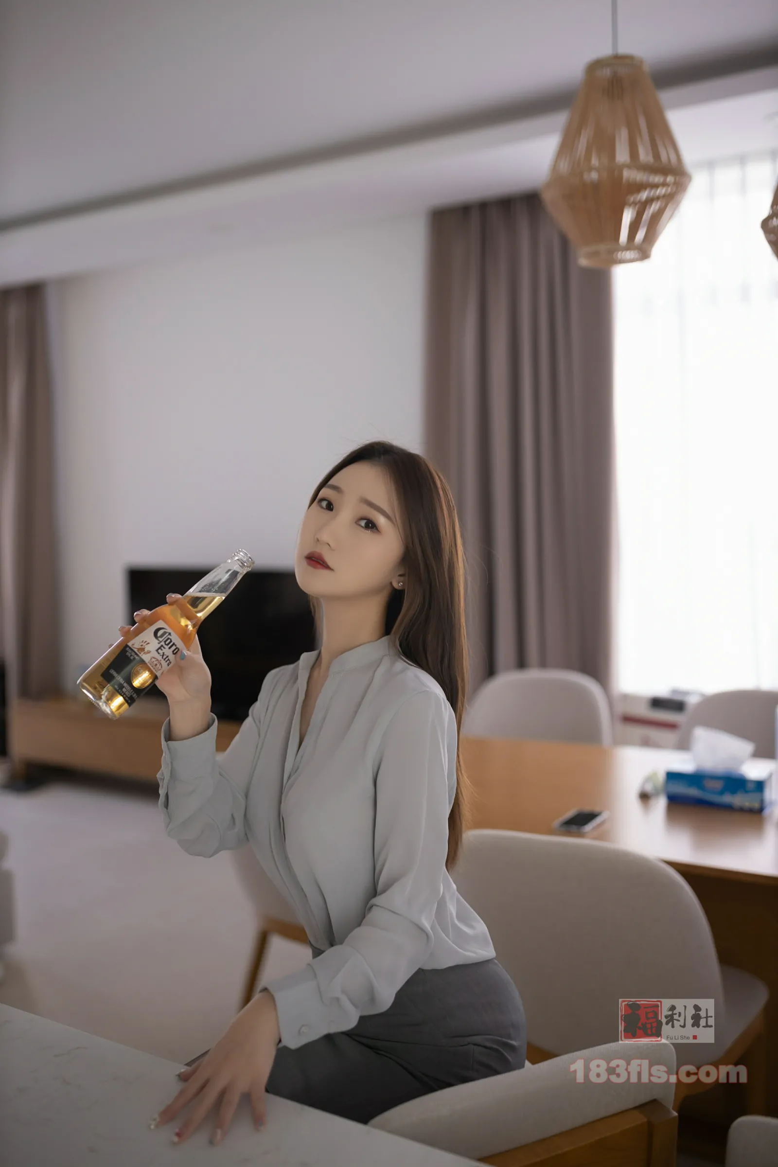 xiuren秀人网福利杏子Yada大尺度内购入侵者-第3张图片-宅男套图吧