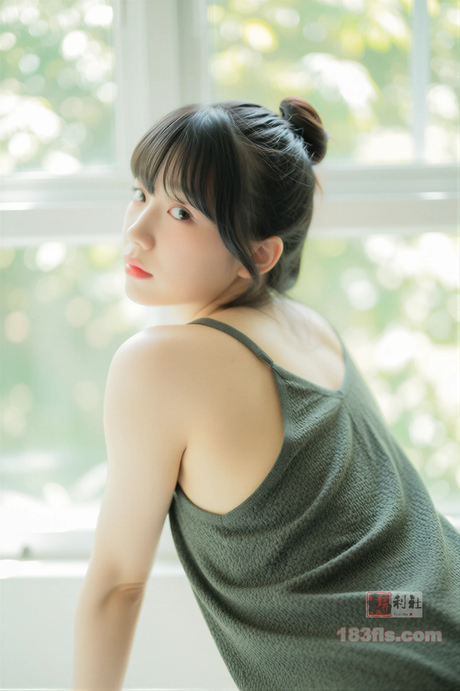 [AI Enhanced] Yui (유이) - Green-第3张图片-宅男套图吧