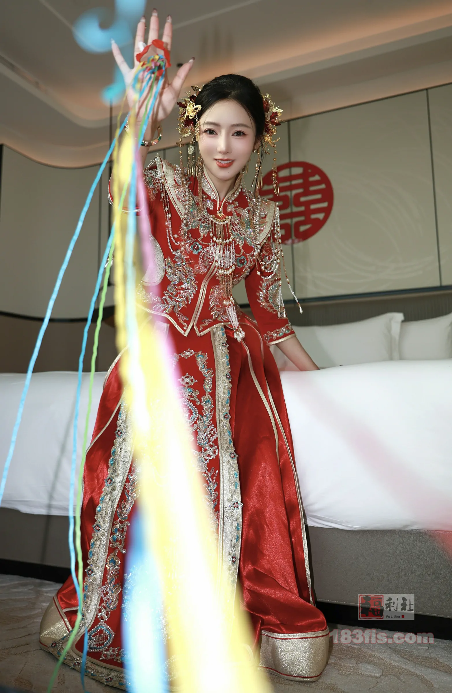 秀人网王馨瑶Yanni新娘秀禾超顶的一部作品超美-第5张图片-宅男套图吧